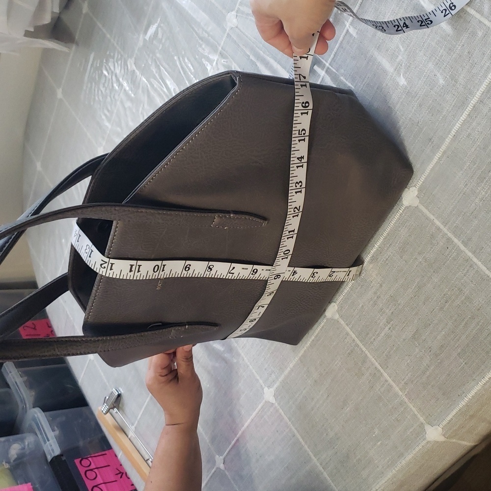 Matt & NatBaxter Vegan Handbag. - Picture 17 of 17